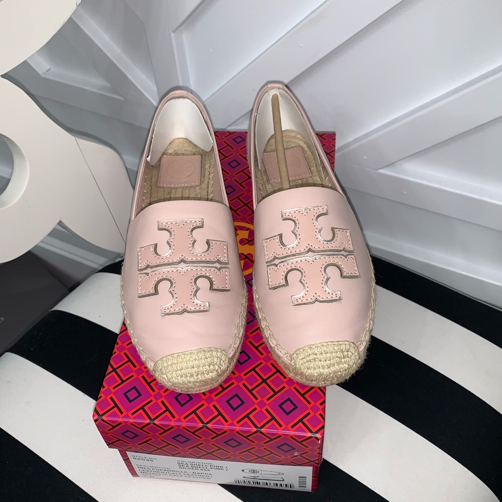 SOLD!! Tory Burch Ines Espadrille Sea Shell Pink Silver sz 7.5 flats leather